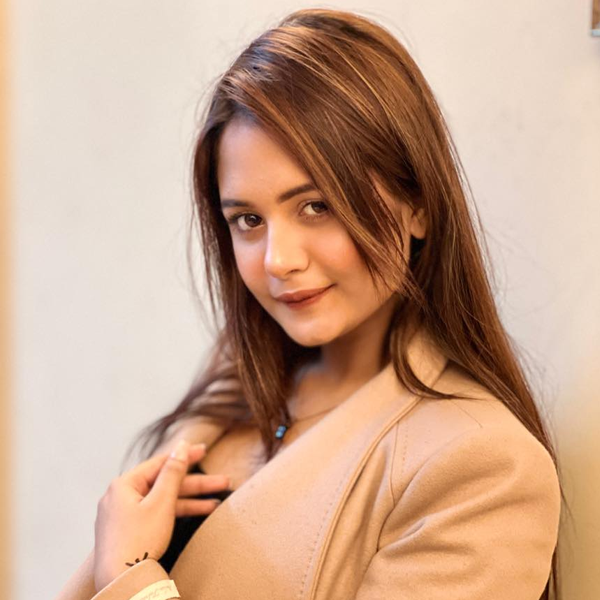 Anamika Oyshe